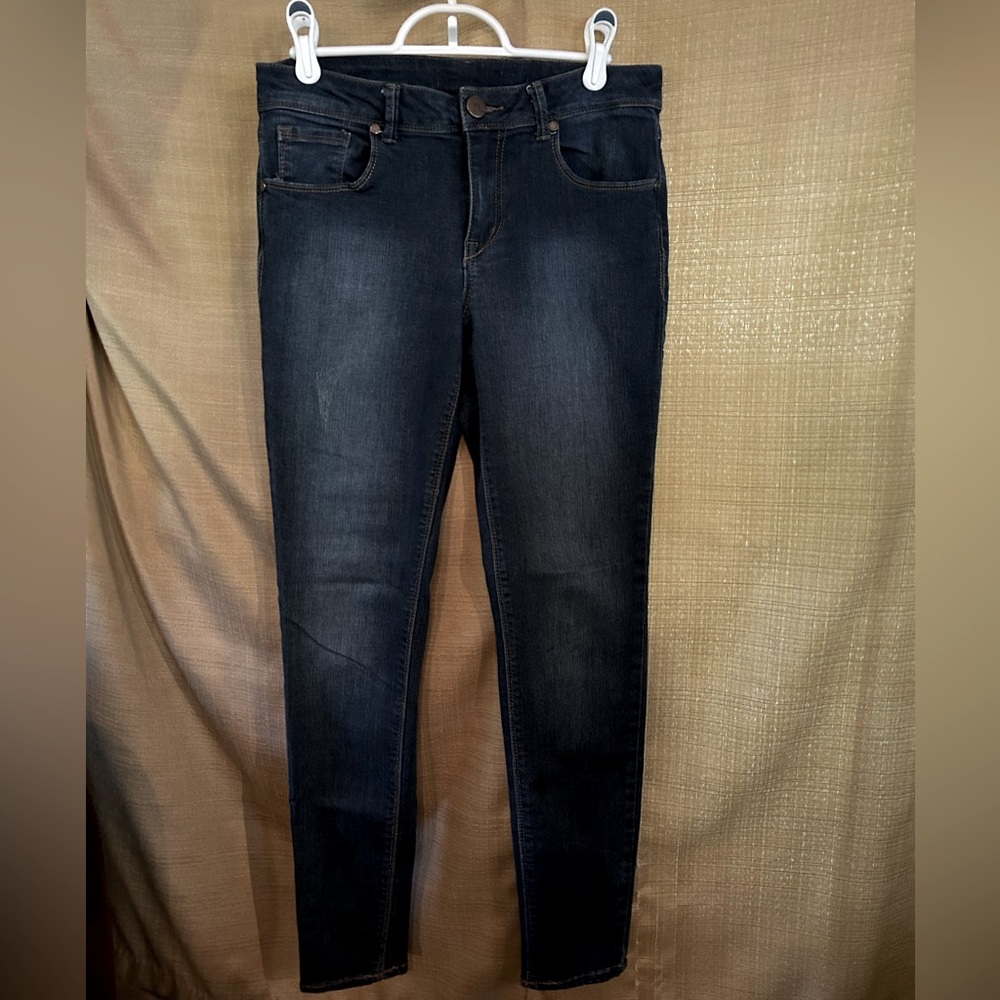 1822 Denim Skinny Jeans. Size 6